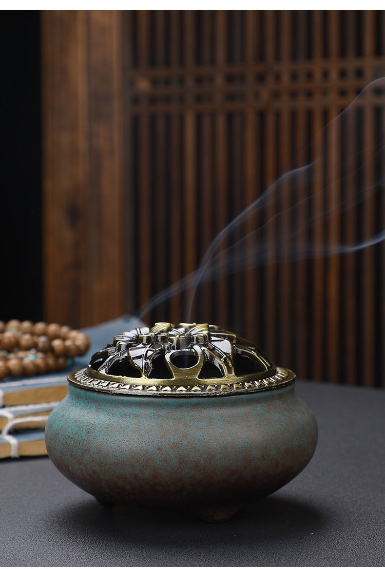 Brûleur d'encens en céramique avec couvercle en cuivre – Fabriqué à la main à Dehua