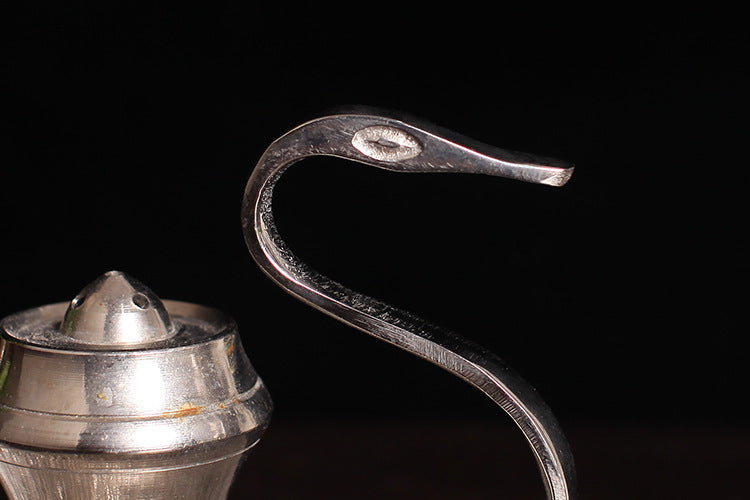 Brûleur d'encens Cygne d'Argent – Cuivre sculpté à la main
