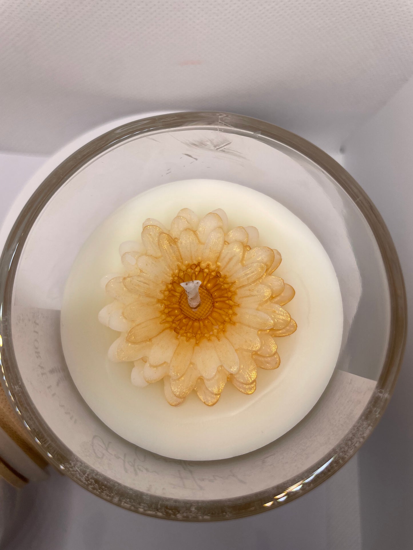 Golden Floral Candle – Luxury Handcrafted Soy Wax