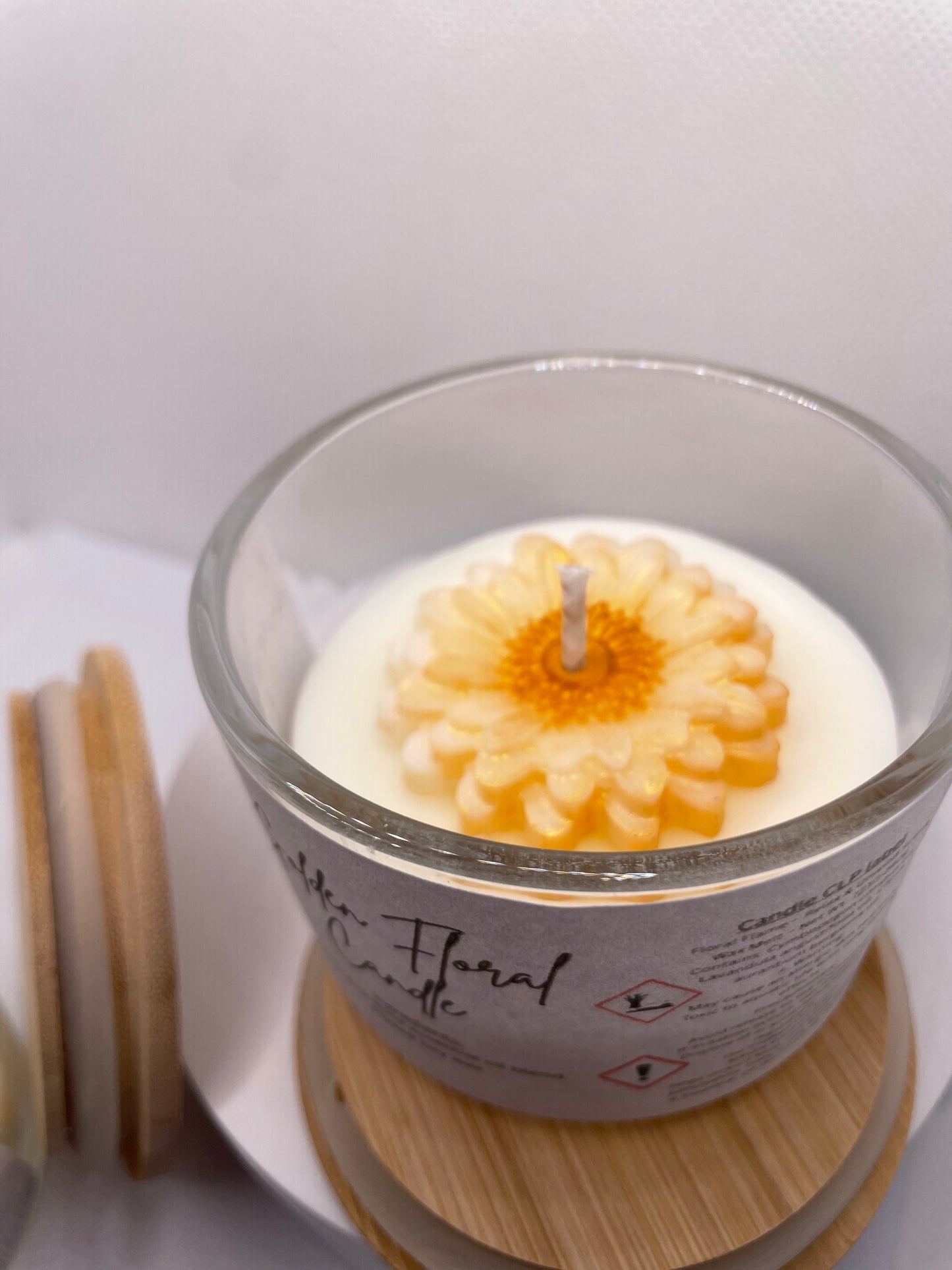 Golden Floral Candle – Luxury Handcrafted Soy Wax