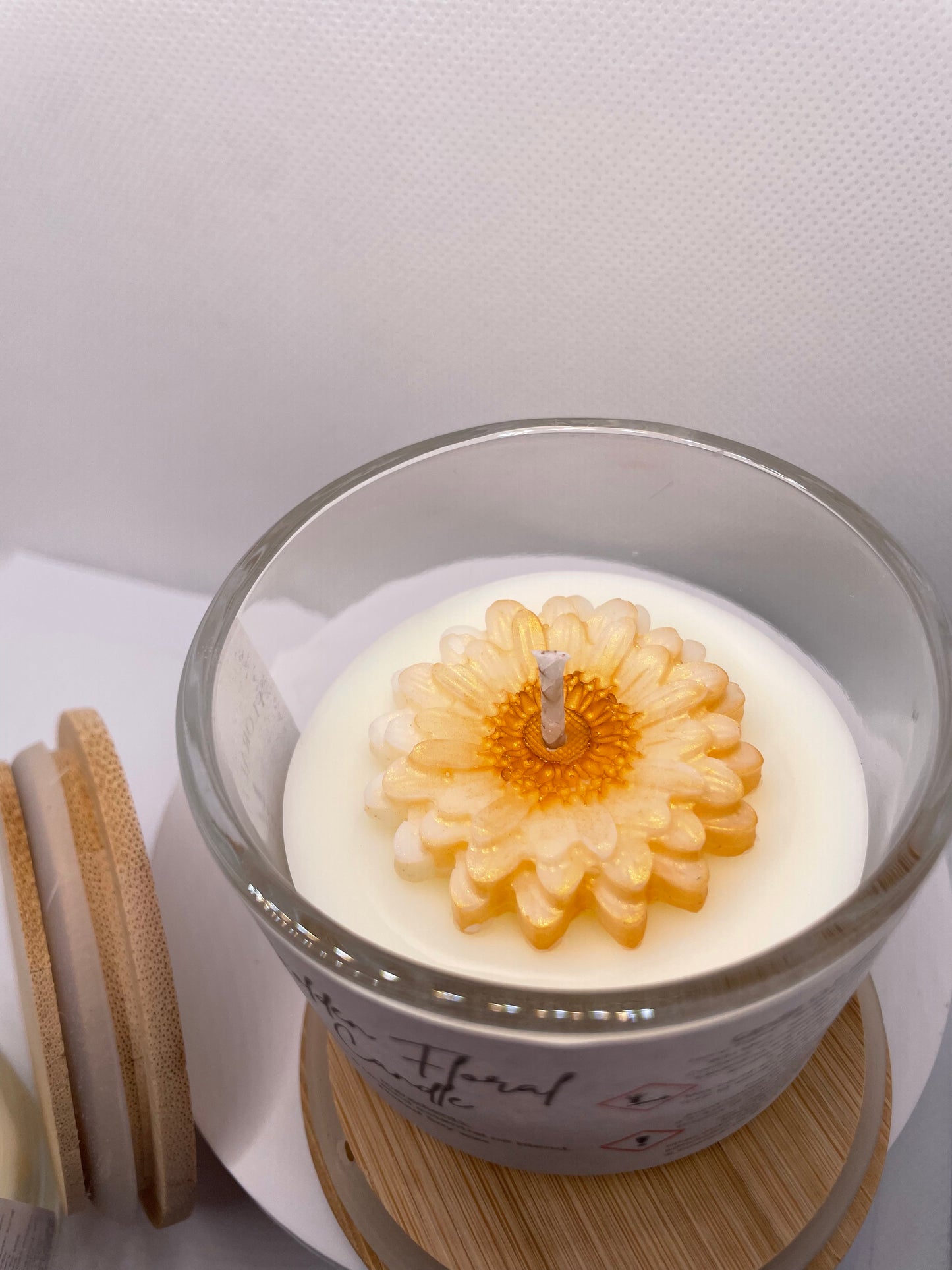 Golden Floral Candle – Luxury Handcrafted Soy Wax